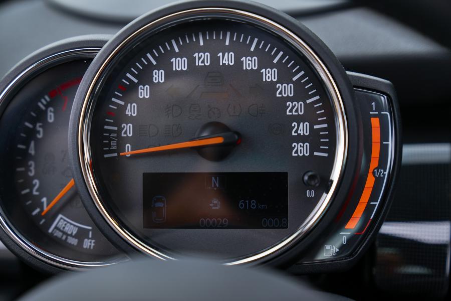 Панель приборов Mini Cooper S (F56) 2018 года  (WW) (фото 93 из 196)